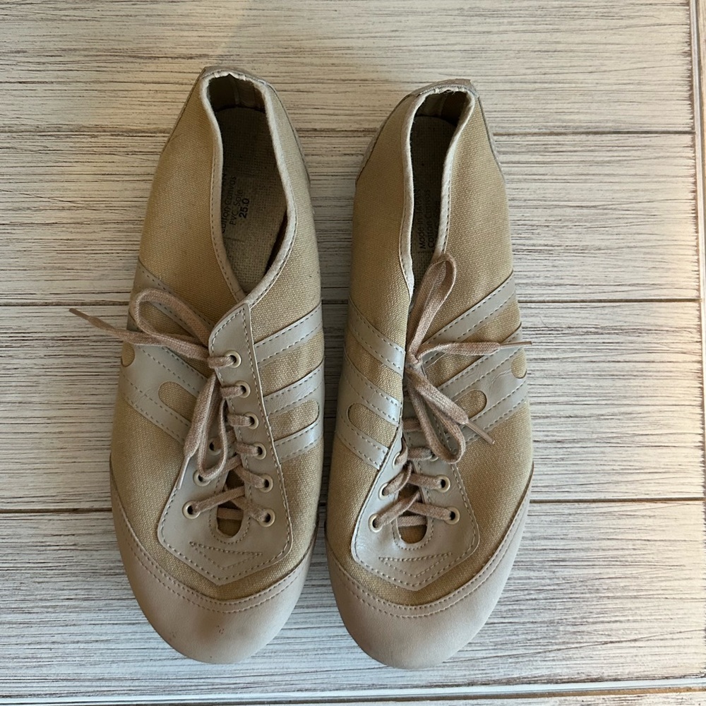 Dance sneaker / shoes/ tan / nude